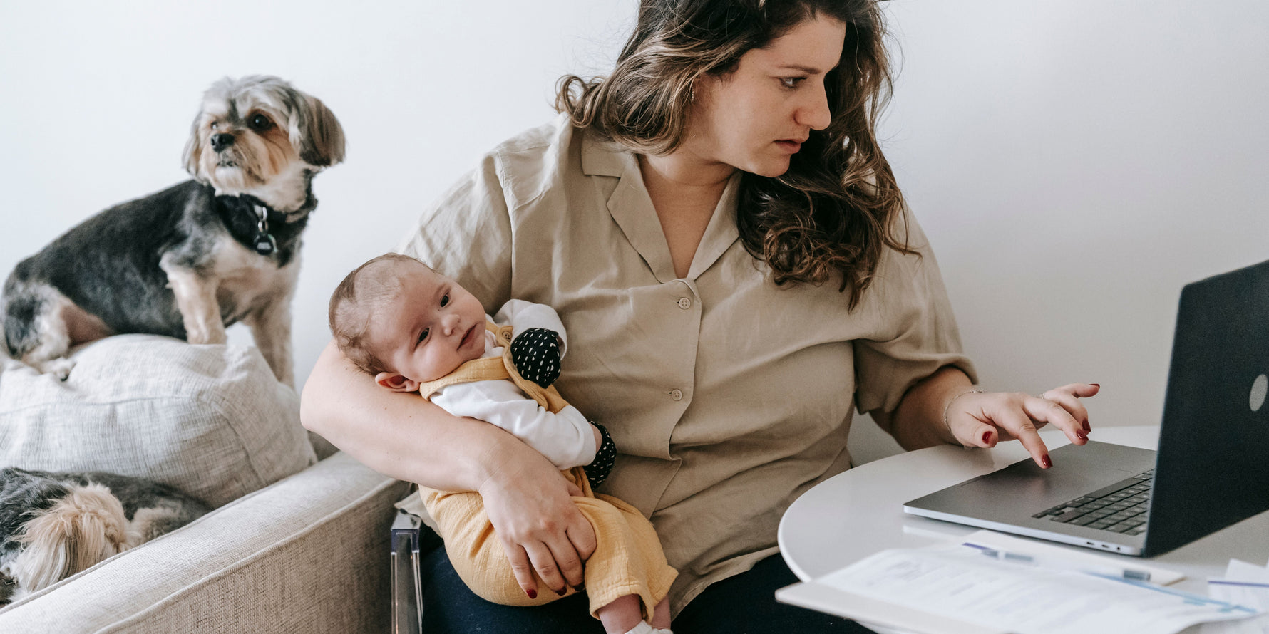 balancing life and parenting: stay in control with smart babywear